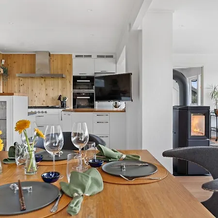 Arctic Panoramic Views By North Estate