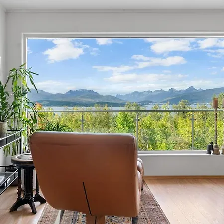 Arctic Panoramic Views By North Estate